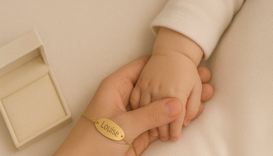 Bracelet-prénom-pour-maman-l-écrin-d-amour-qui-immortalise-la-naissance Bijoux Personnalisés
