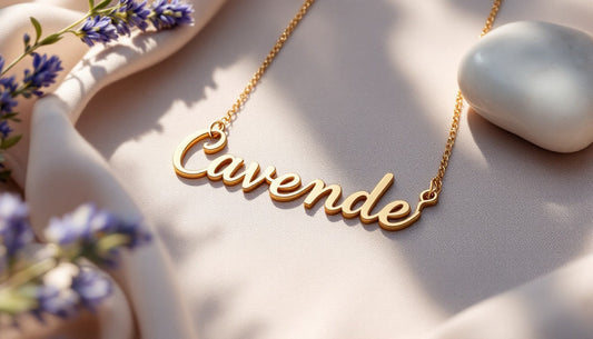 Collier-prénom-gravé-le-bijou-intime-qui-valorise-votre-identité Bijoux Personnalisés