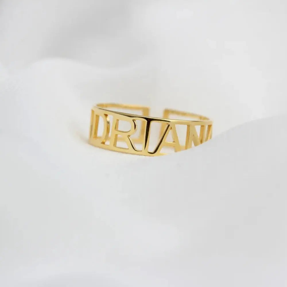 Bague prénom délicate