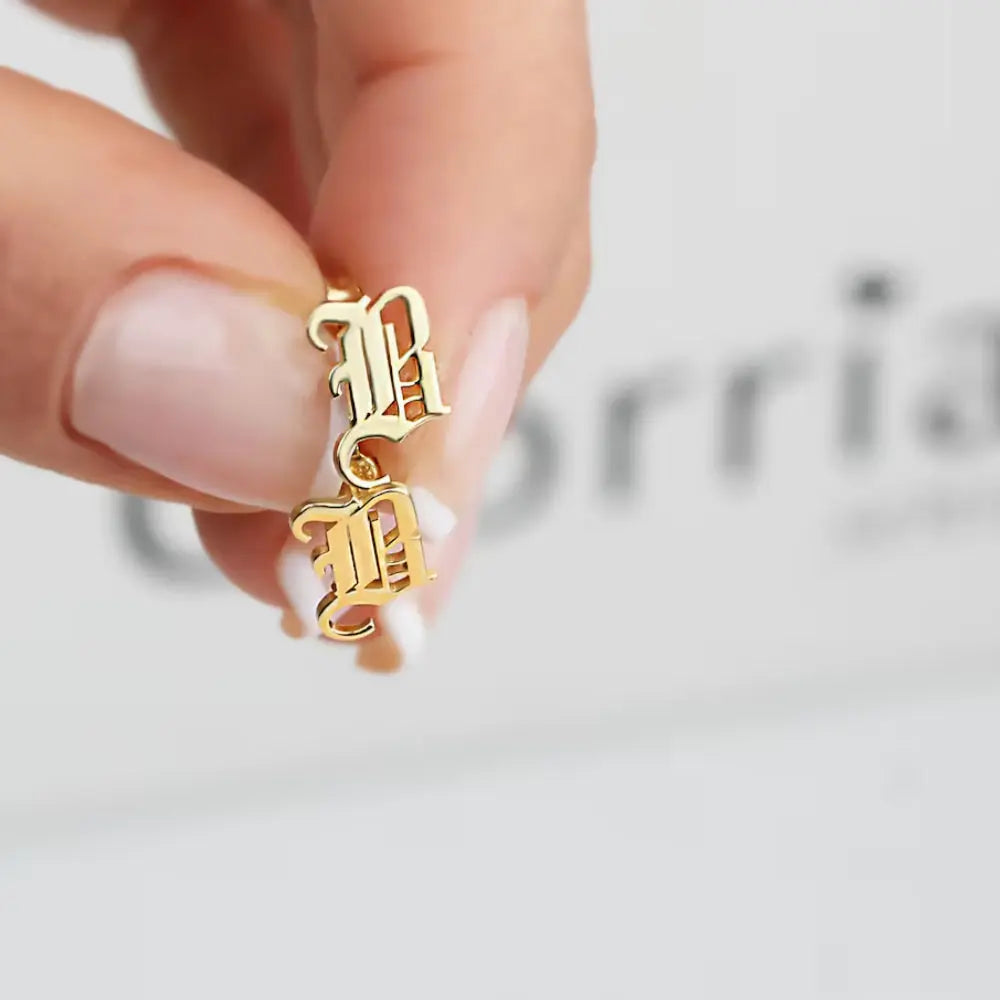 Boucles d'oreilles lettres anglaises
