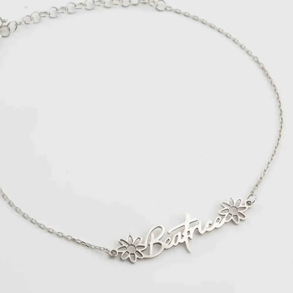 Bracelet prénom et fleur de naissance personnalisé