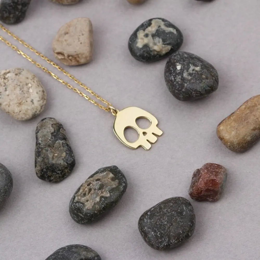 Collier de crâne mignon