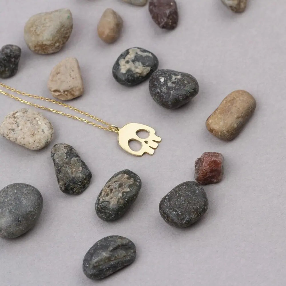 Collier de crâne mignon