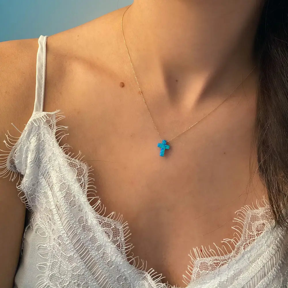 Collier croix d'opale