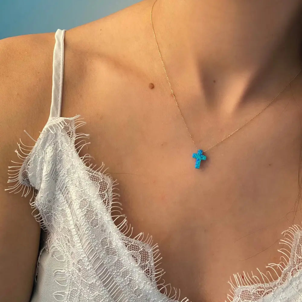 Collier croix d'opale