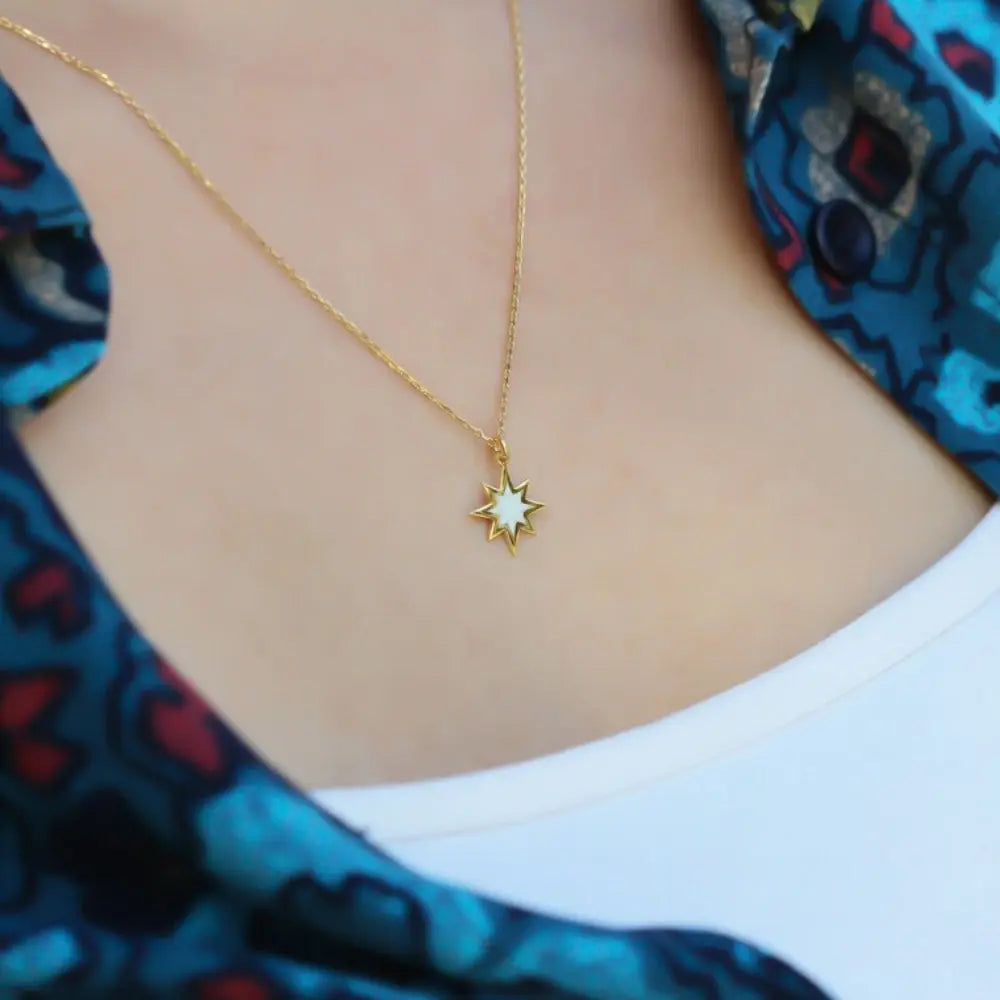 Collier étoile émail nacre