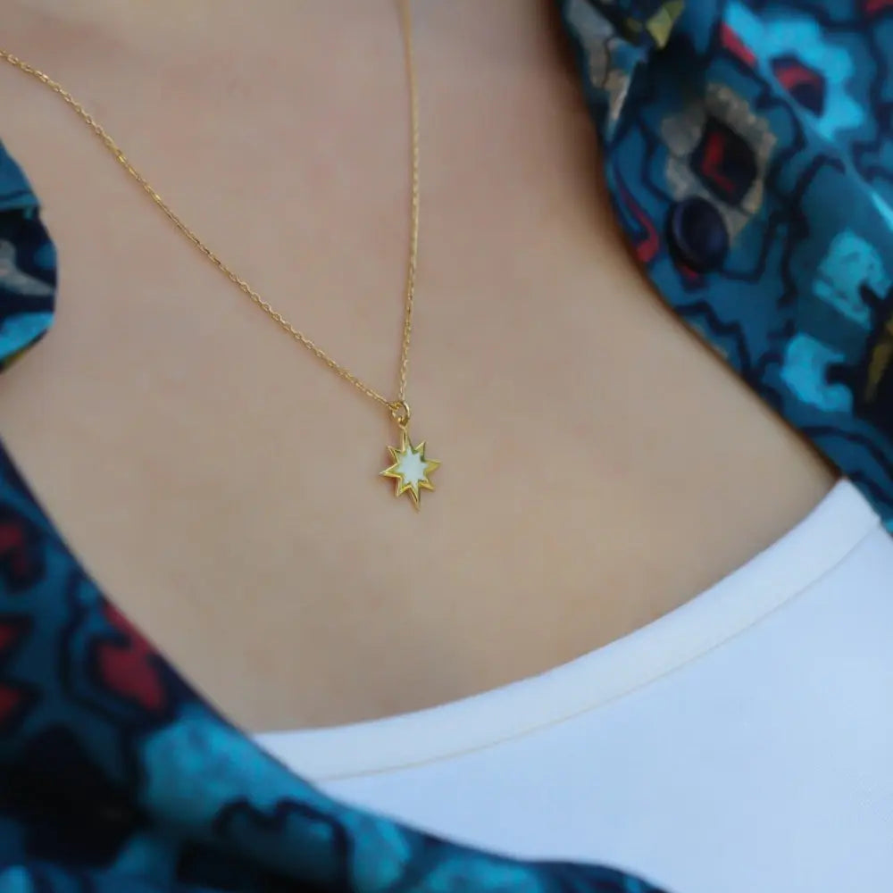 Collier étoile émail nacre
