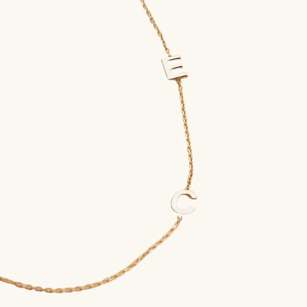 Collier initiales latéral