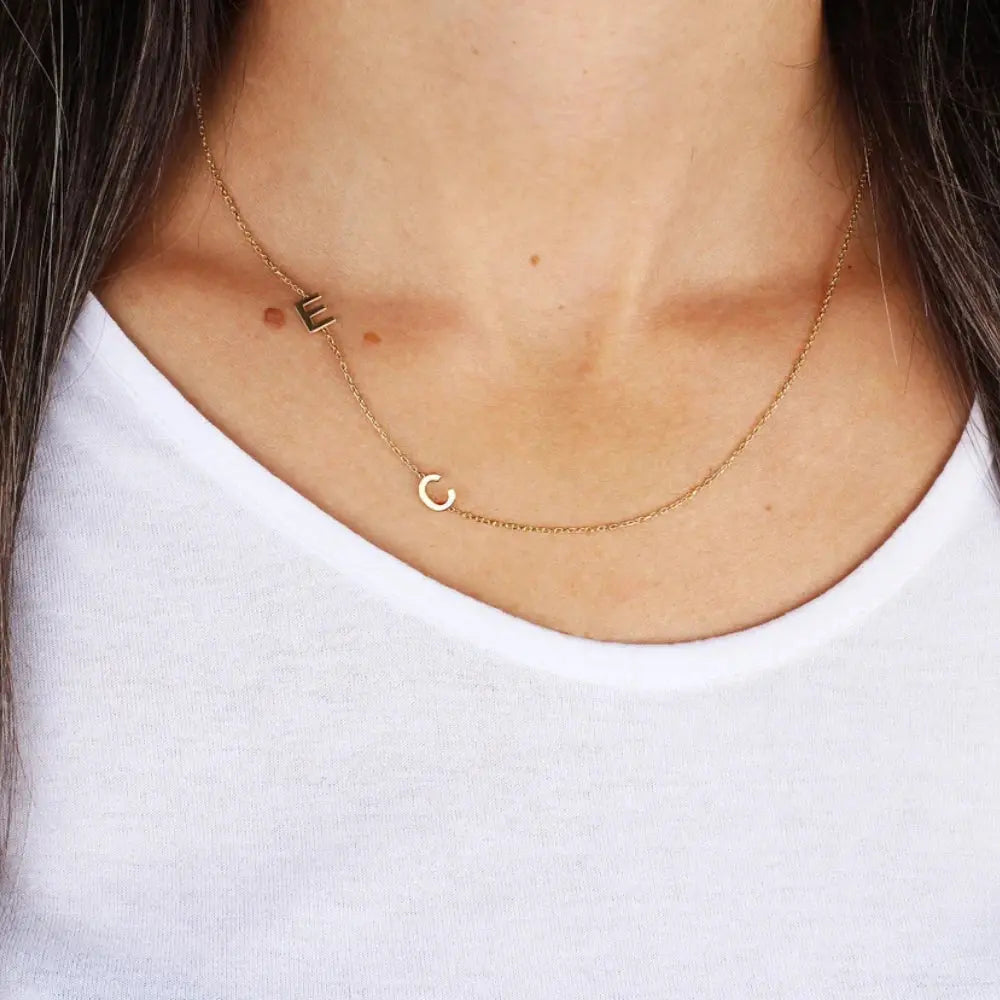 Collier initiales latéral