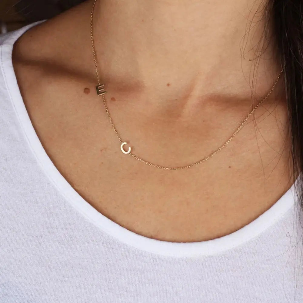 Collier initiales latéral