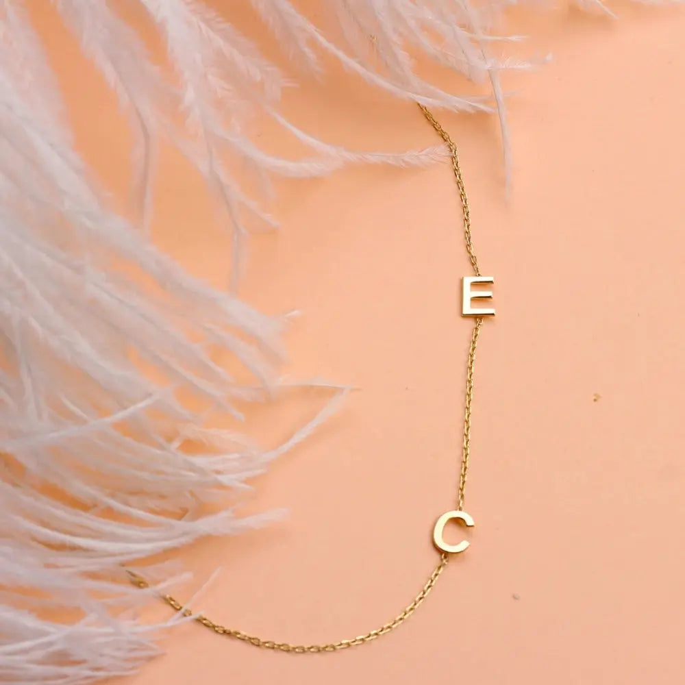 Collier initiales latéral
