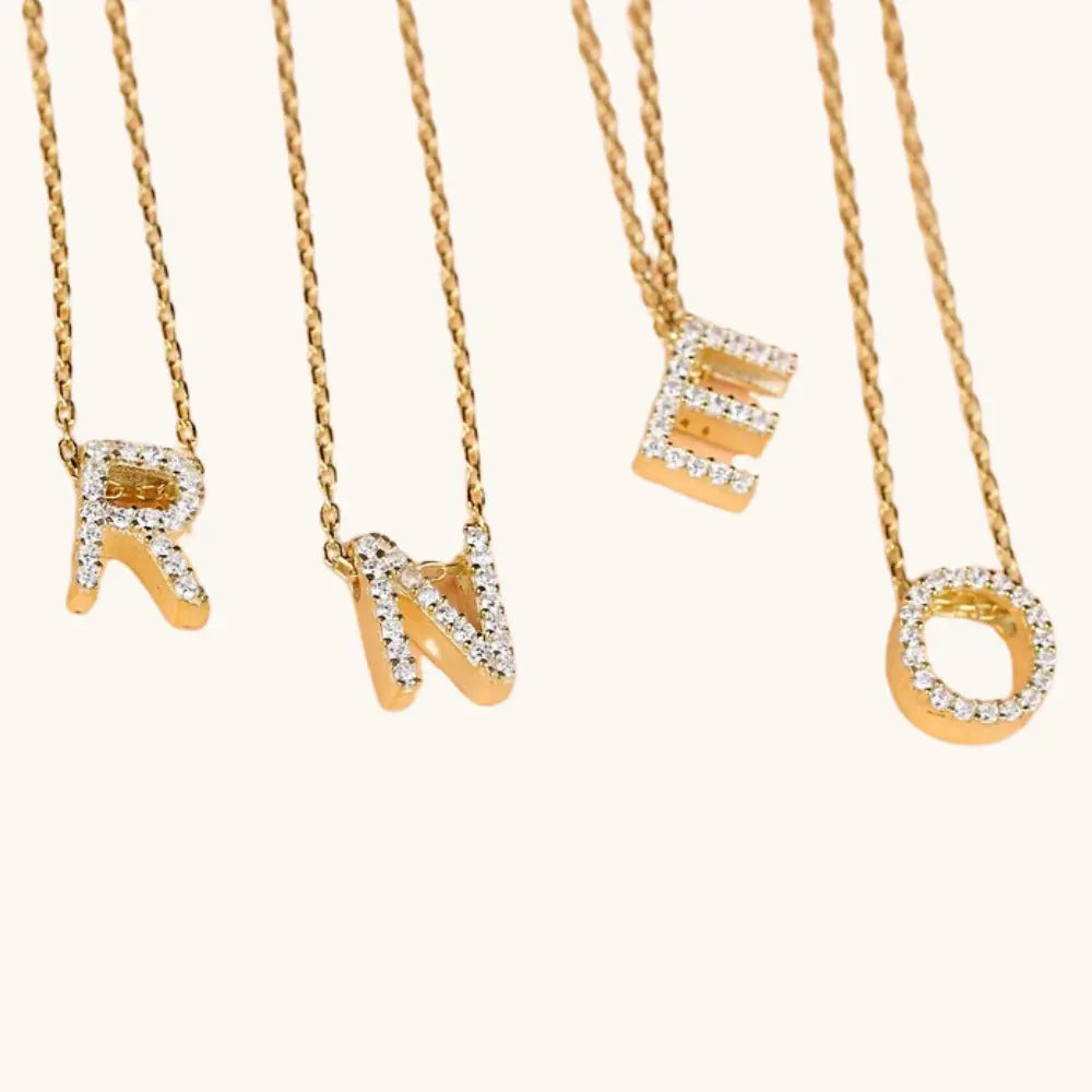 Collier lettre initiale