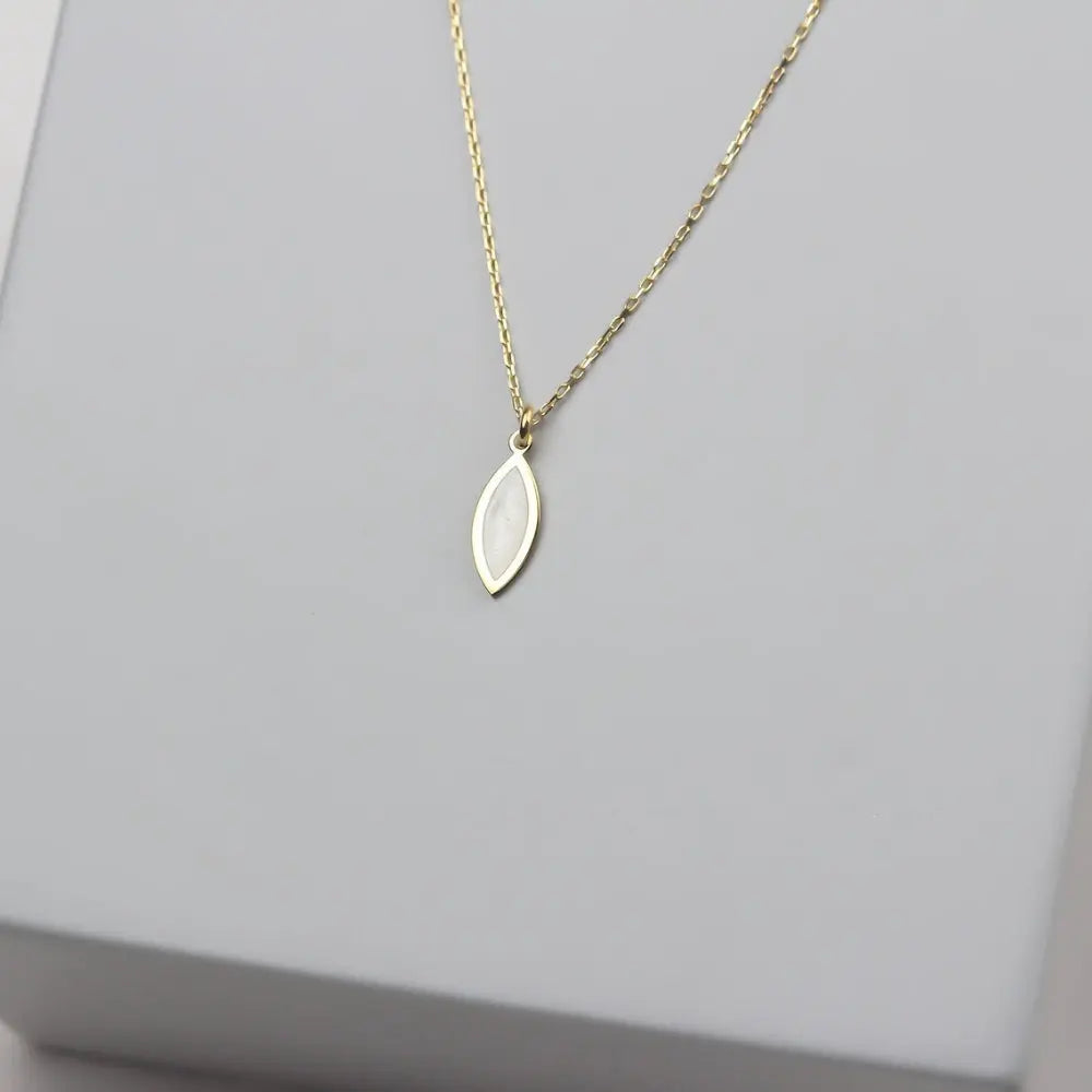 Collier minimaliste nacre