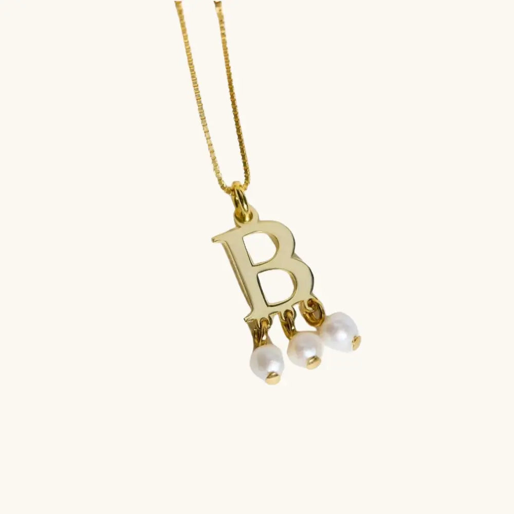 Collier perle avec initiale