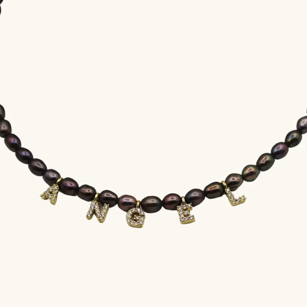 Collier perles noires prénom