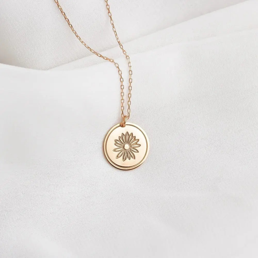 Collier fleurs gravées