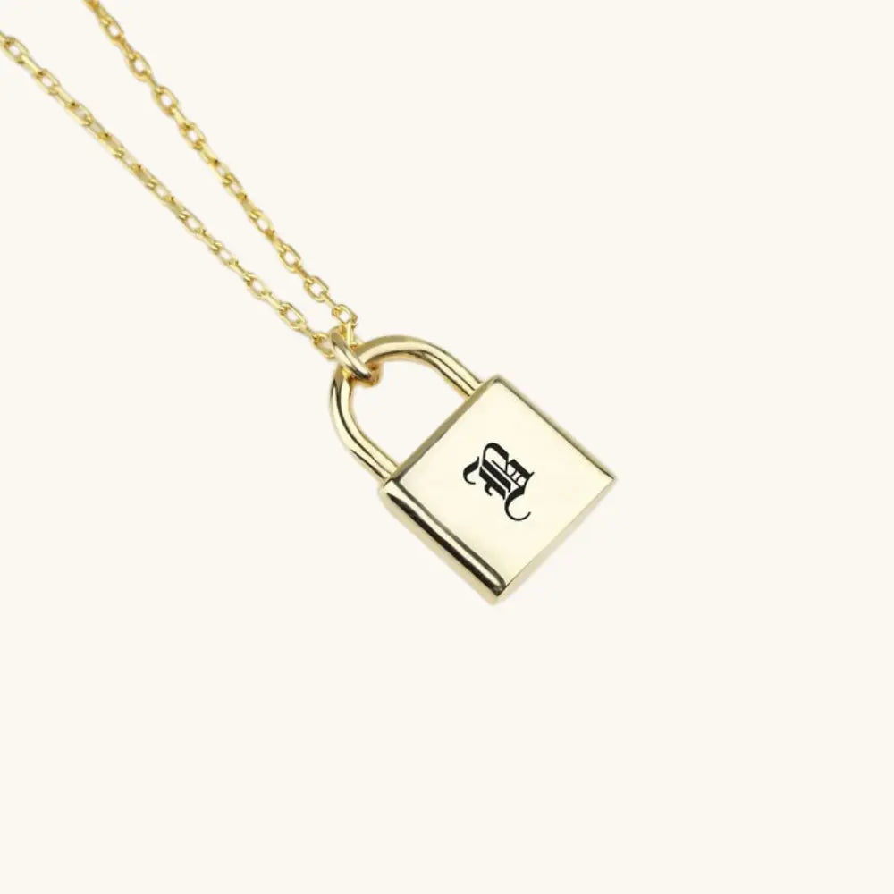Collier initiale cadenas