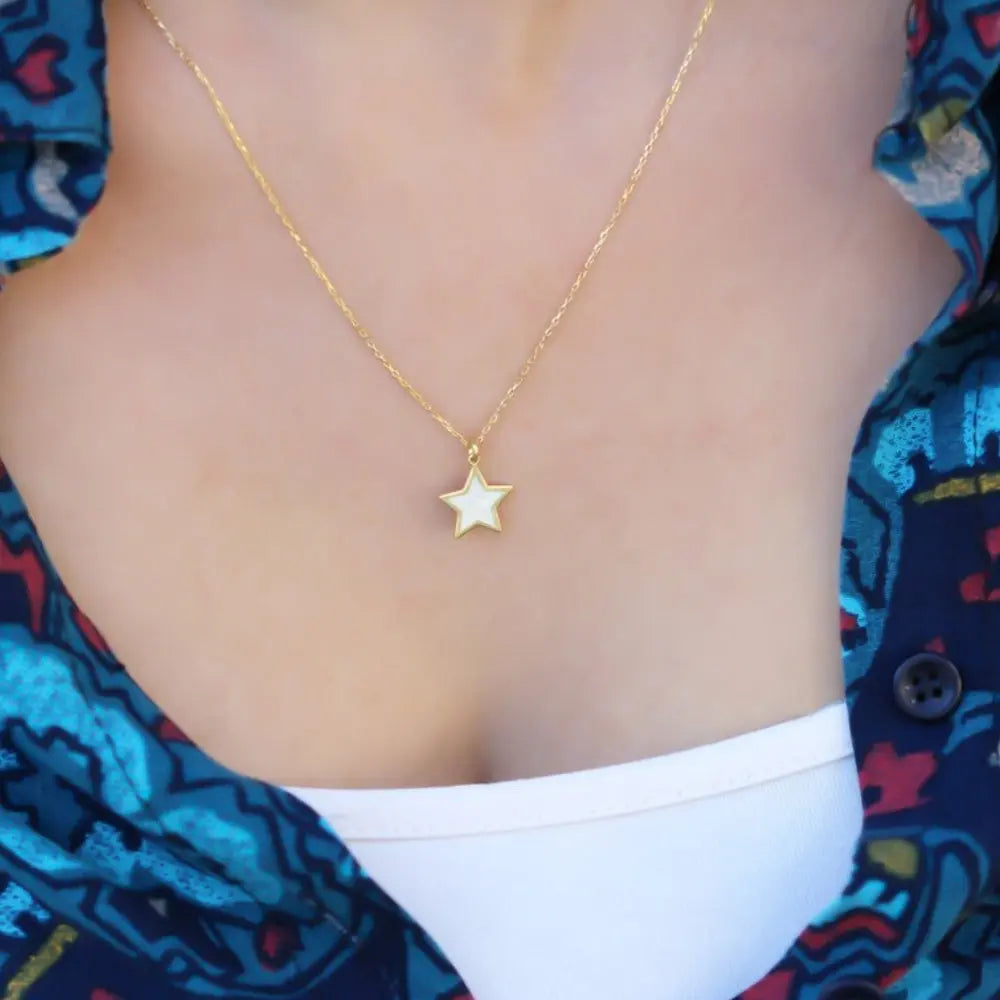Collier étoile nacre dorée 